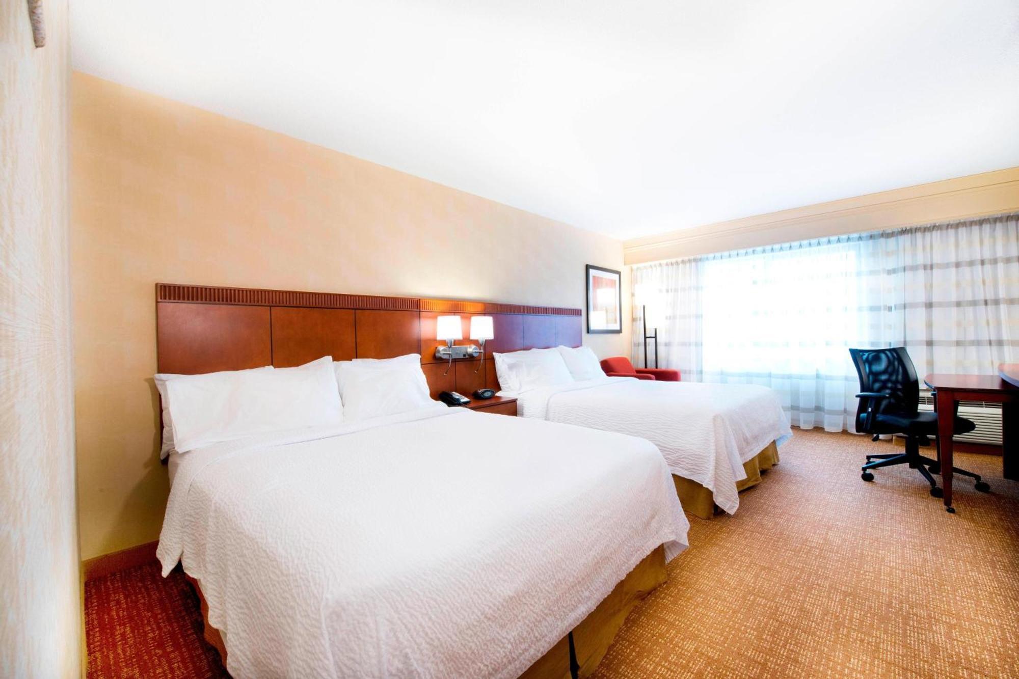 Courtyard By Marriott Mississauga-Airport Corporate Centre West Hotel Exterior foto